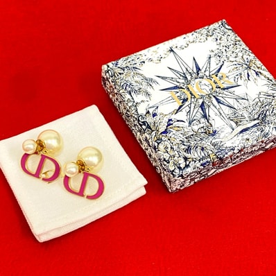 Christian Dior ディオール CD ロゴ GP フェイクパール ピアス ピンク
09186