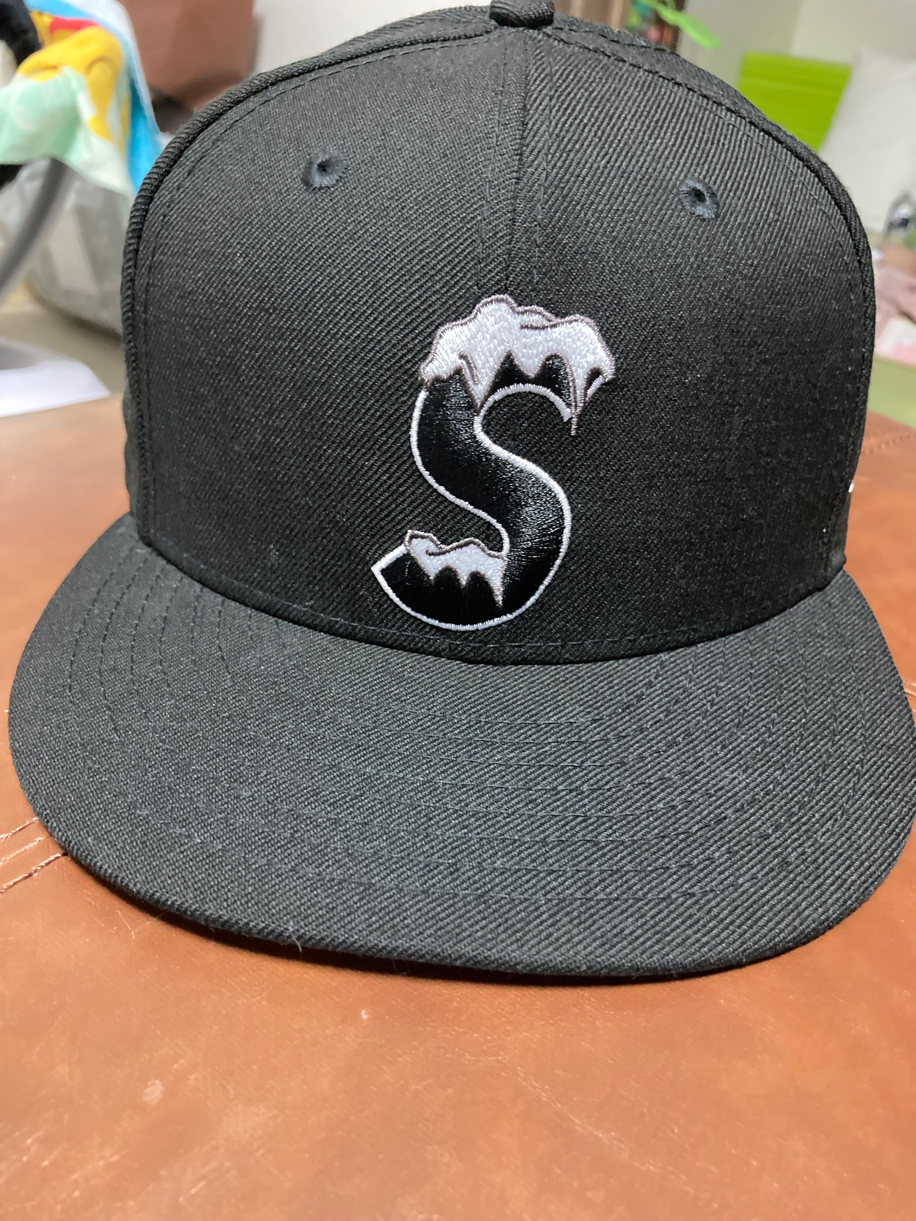 Supreme S Logo New Era® "Black" (20FW)