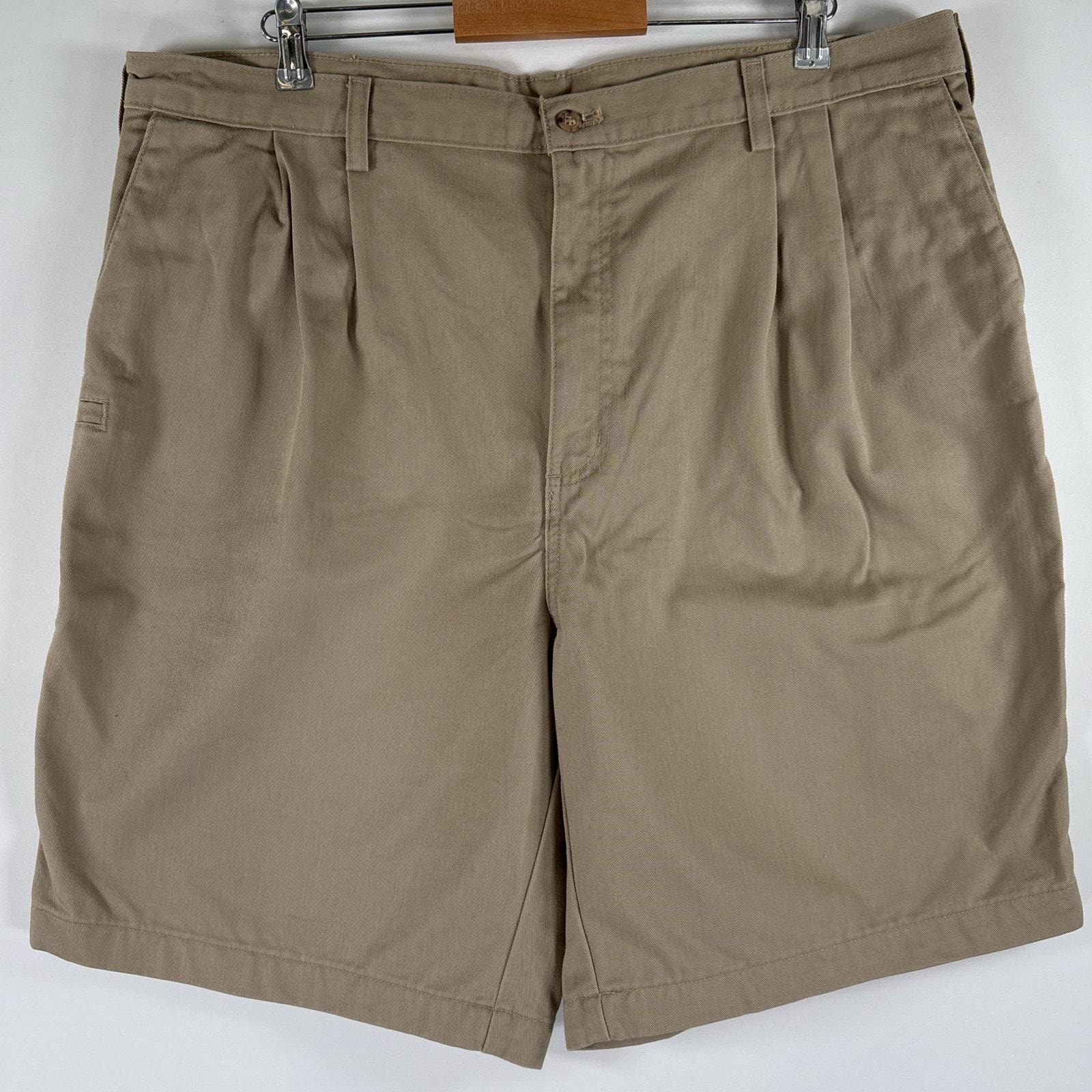 古着 カーハート Carhartt ショートパンツ 半ズボン ハーフパンツ 短パン ワンポイント チノパン ワーク ツータック 大きいサイズ w42 ベージュ メンズ