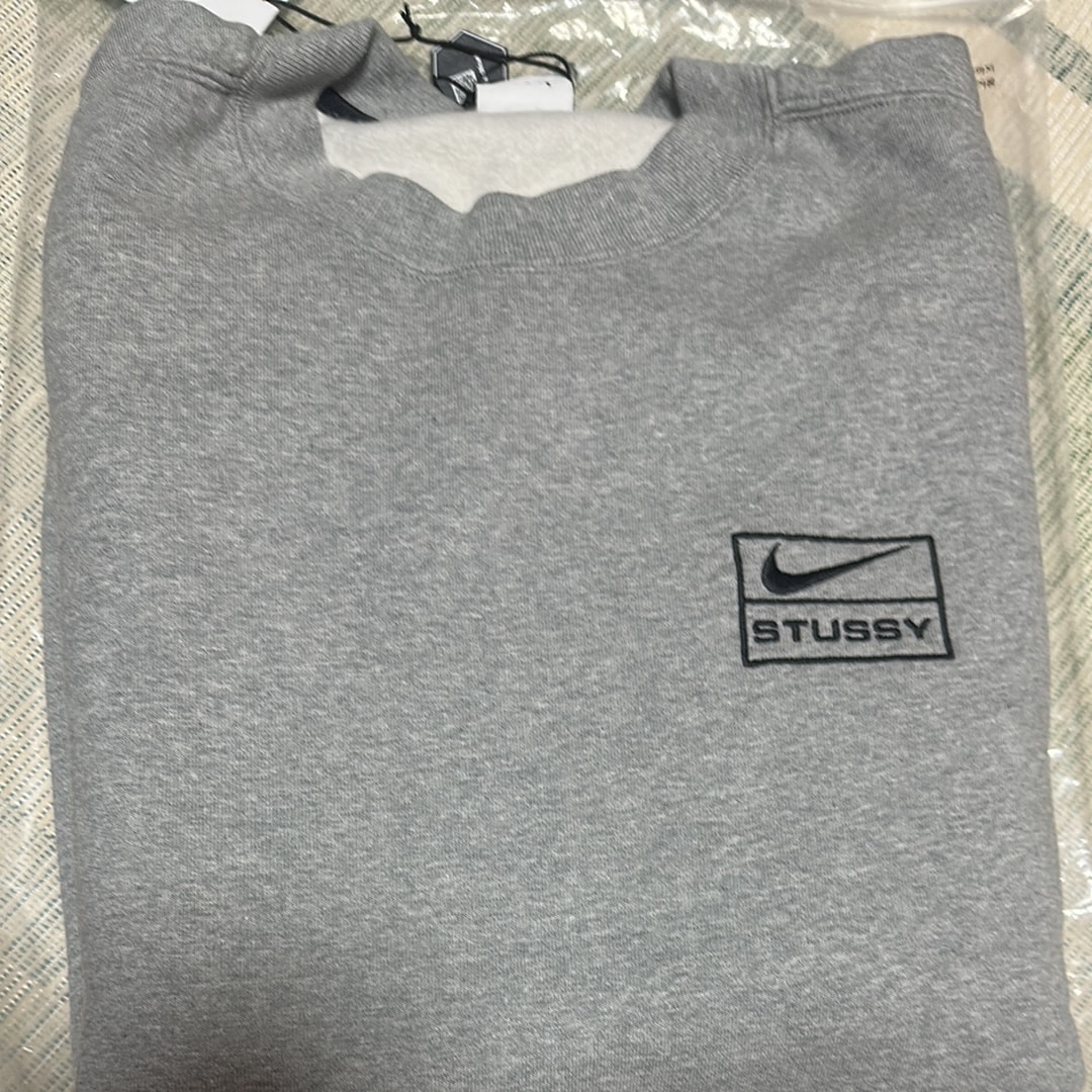 Stussy x Nike Fleece Crew (US Size) "Grey" DO9337-063