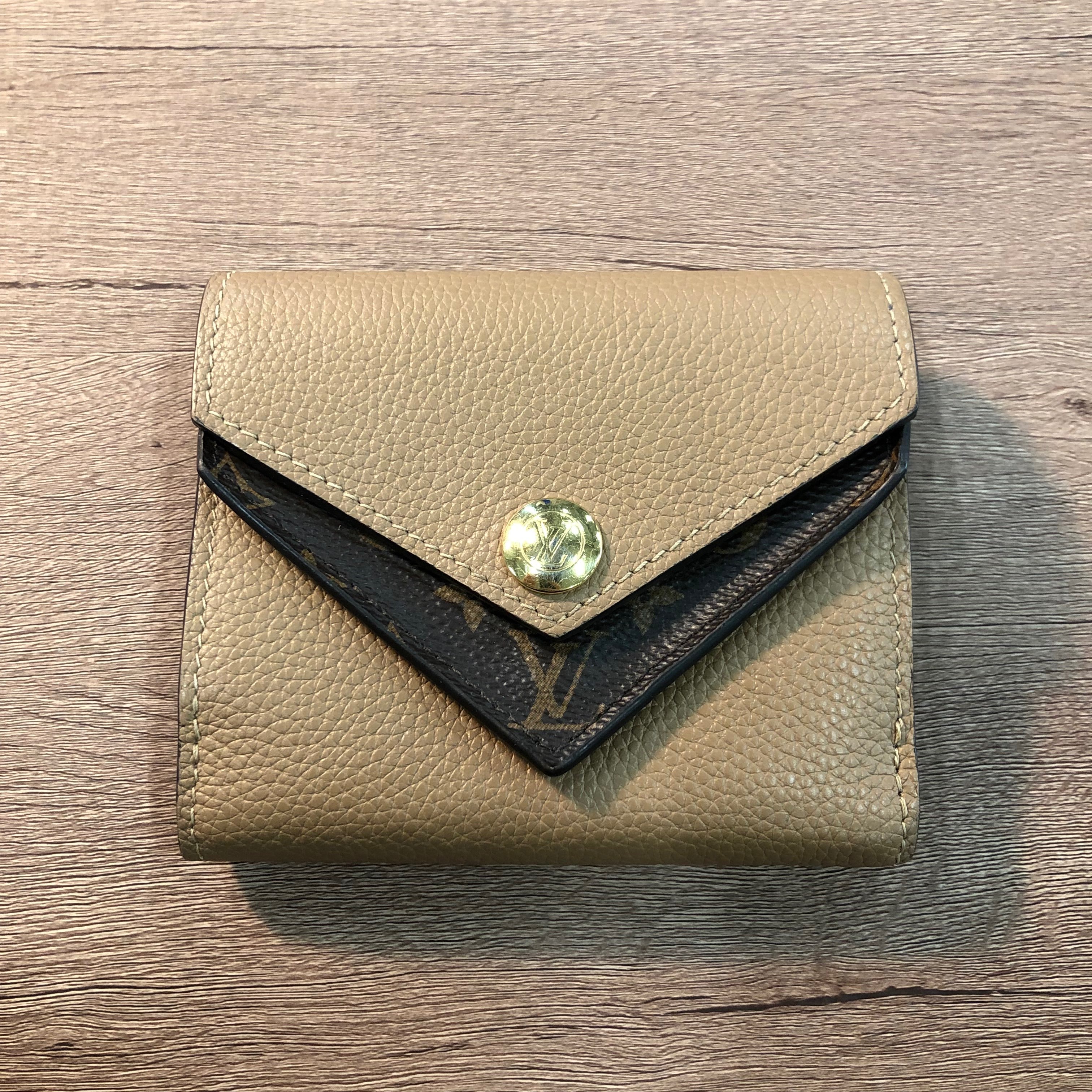Louis Vuitton Double V Compact Wallet "Sesame"