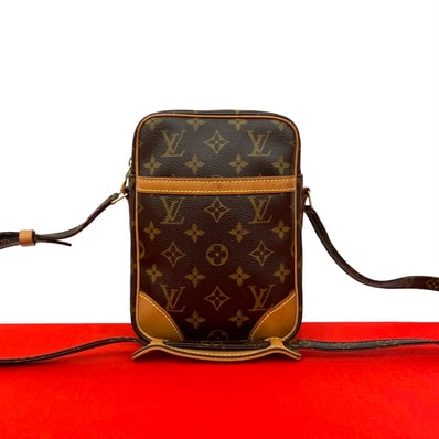 LOUIS VUITTON ルイヴィトン ダヌーブ モノグラム PVC レザー ショルダーバッグ ブラウン
16574