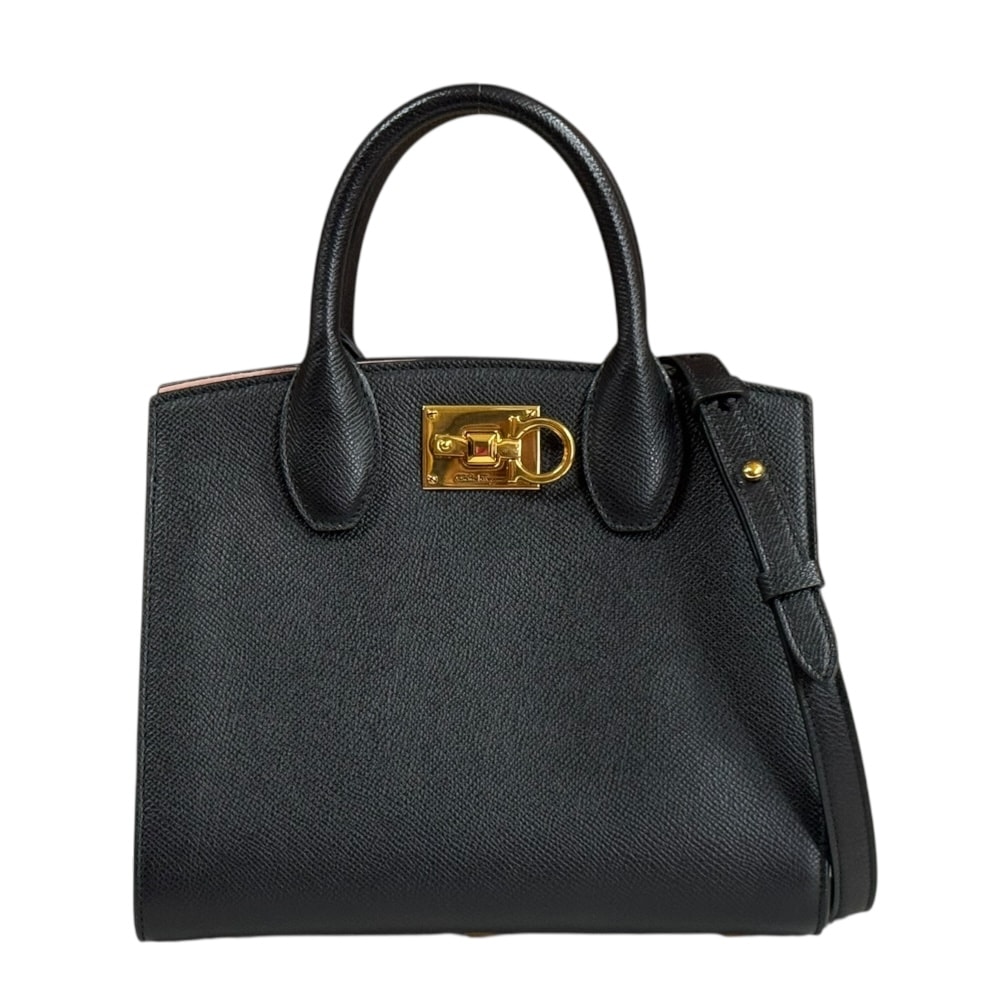 サルヴァトーレフェラガモ スタジオボックスバッグXS ショルダーバッグ レザー ブラック レディース Salvatore Ferragamo  中古