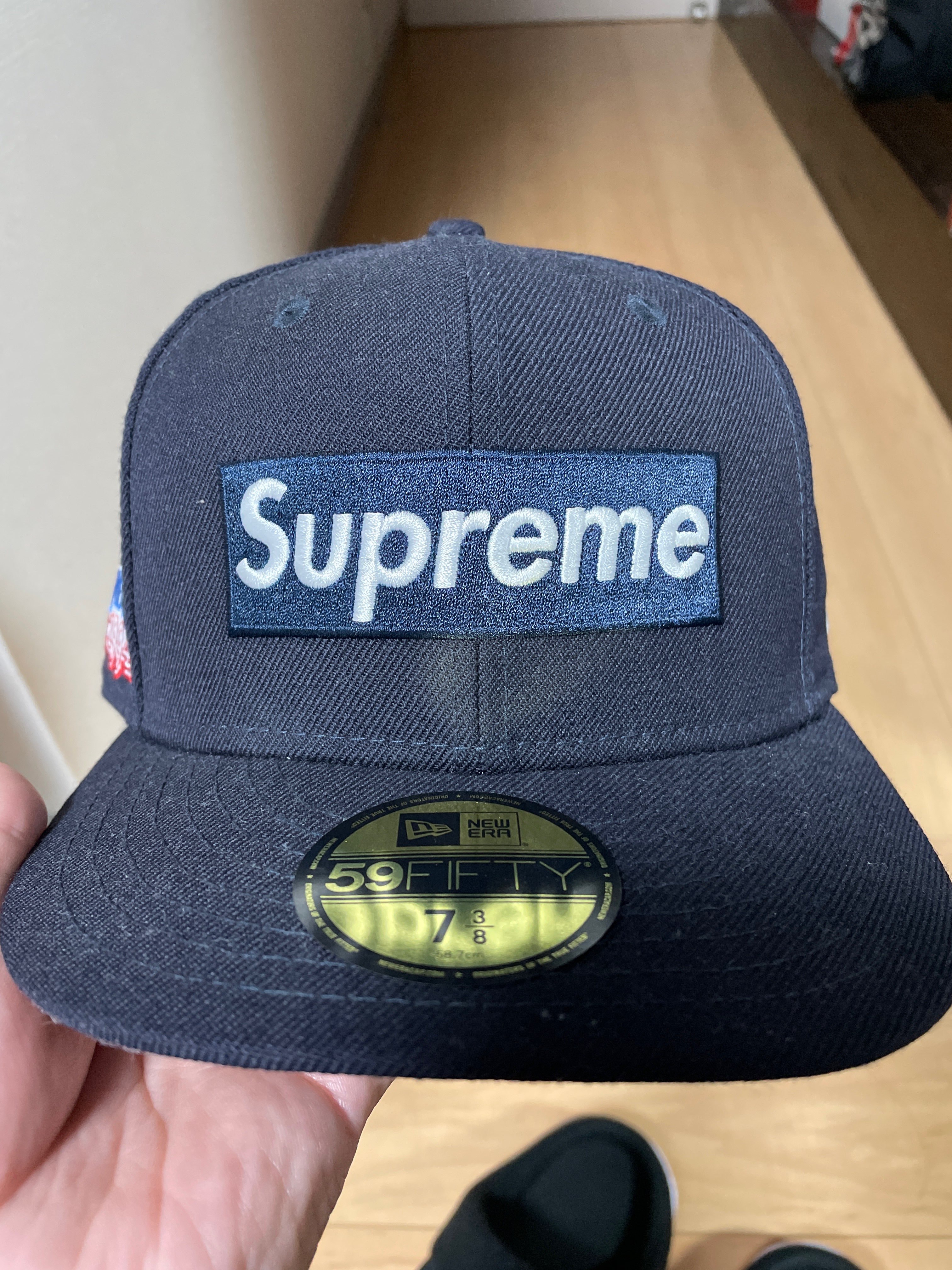 Supreme World Famous Box Logo New Era® "Navy"