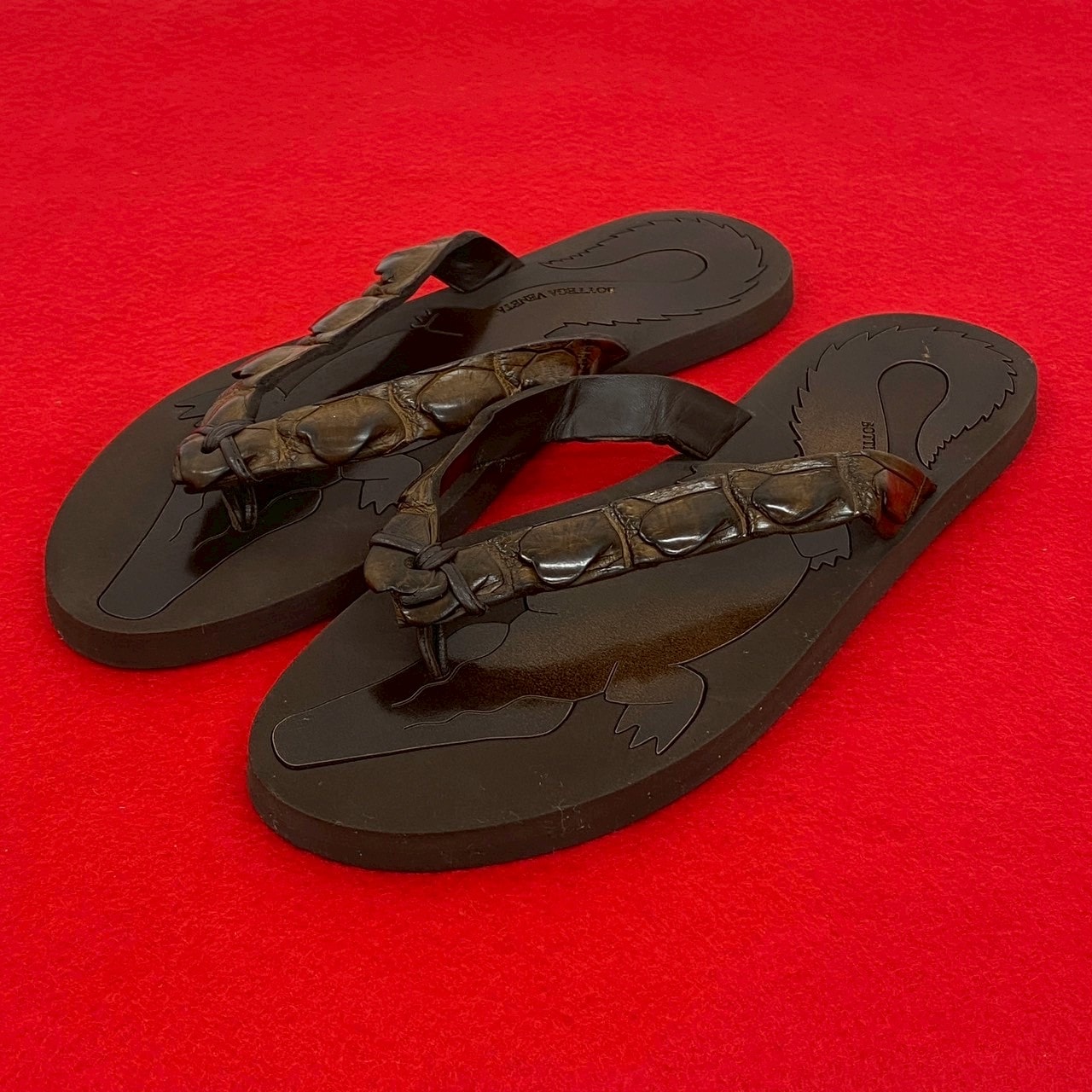 BOTTEGA VENETA ボッテガヴェネタ クロコダイル ビーチサンダル ブラウン
 45366