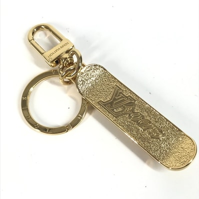 ルイヴィトン LOUIS VUITTON キーホルダー LV スケートボード M02187 モノグラム バッグチャーム キーホルダー メタル ゴールド 新品同様
