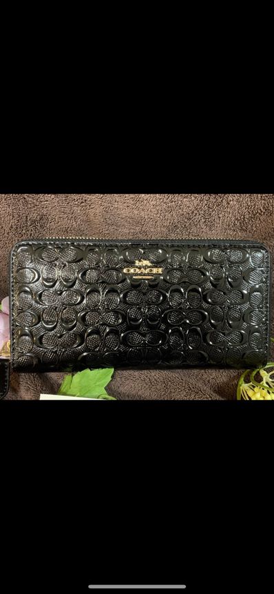 新品未使用 COACH長財布 ブラック×エンボス加工シグネチャー柄