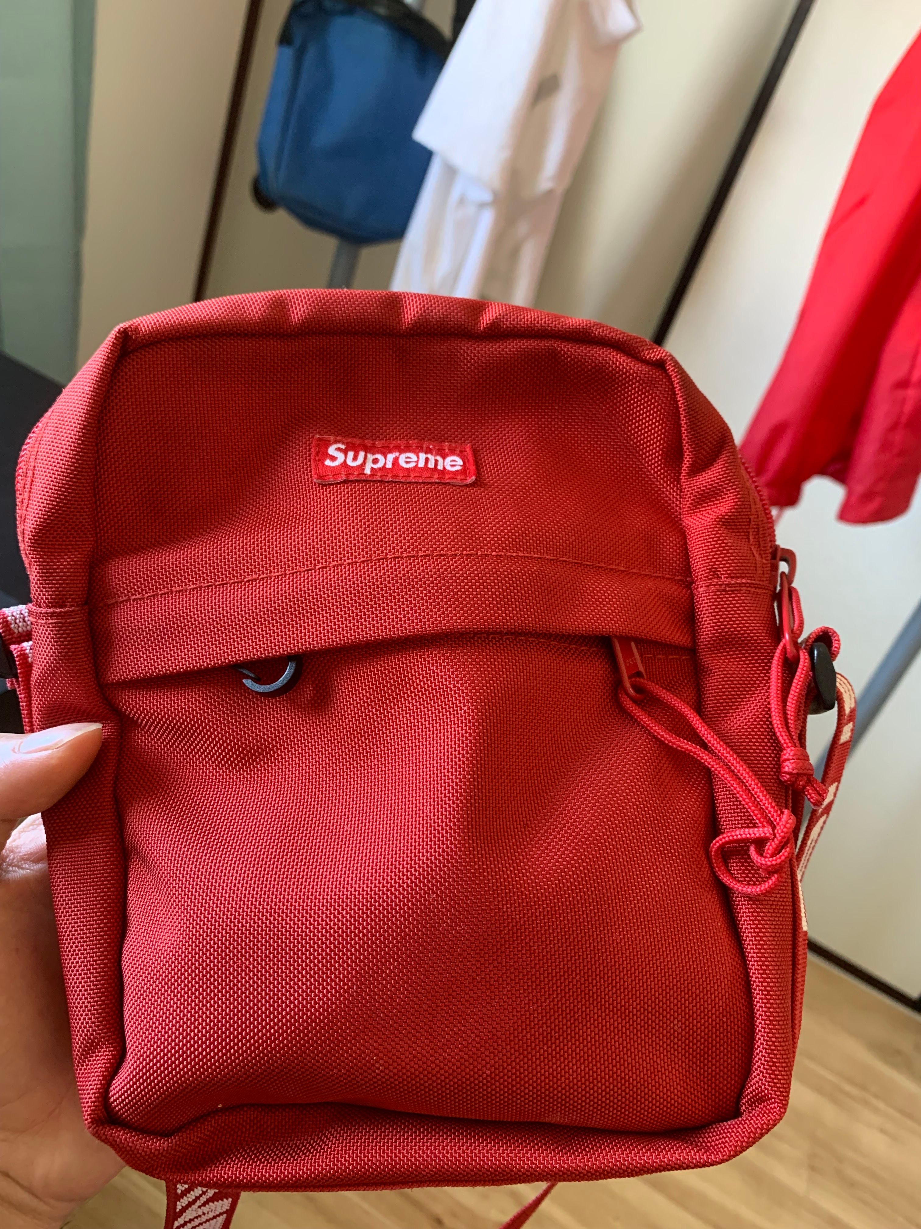 Supreme 18SS Shoulder Bag 