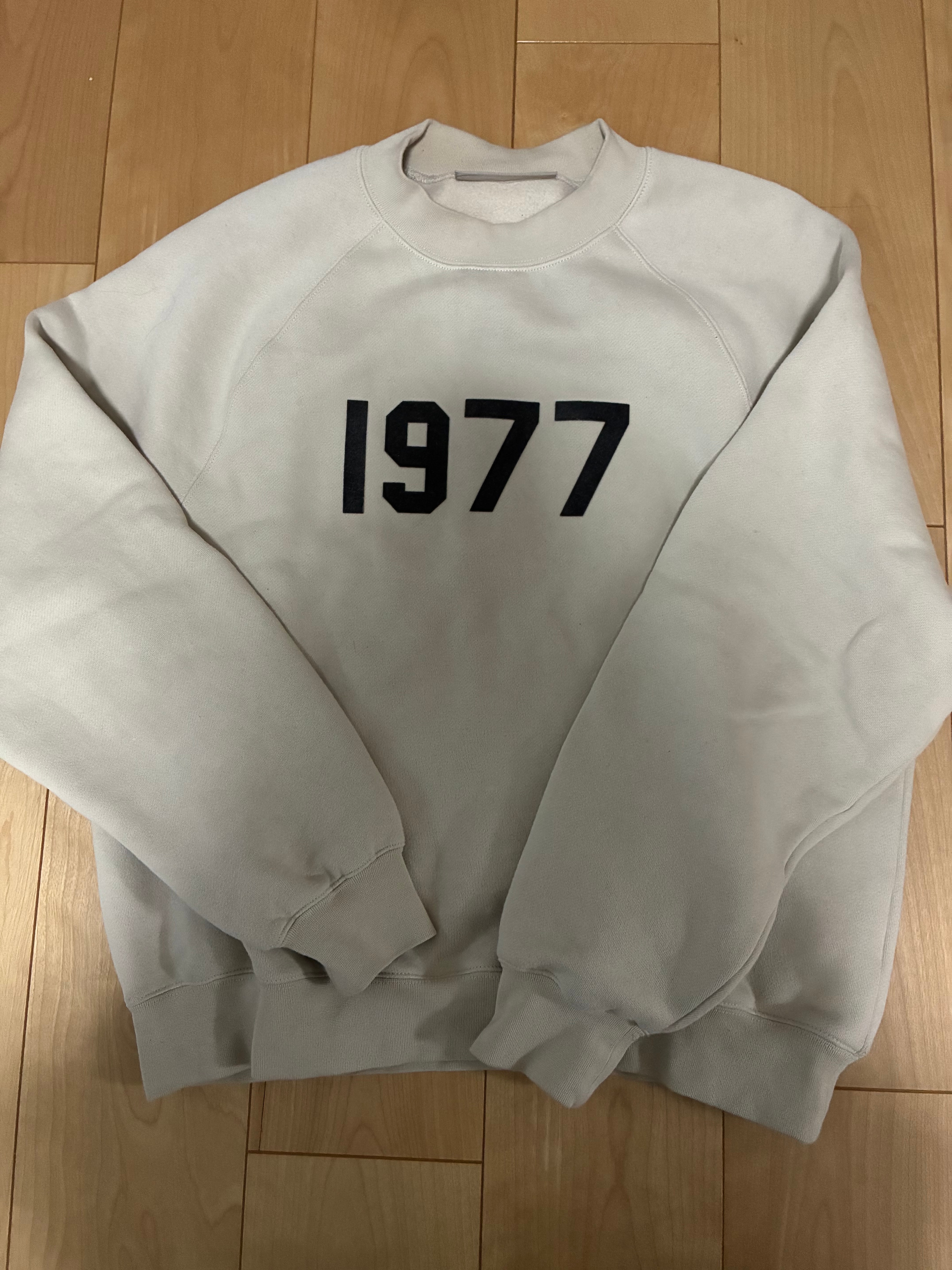 FEAR OF GOD ESSENTIALS 1977 CREWNECK "Wheat"