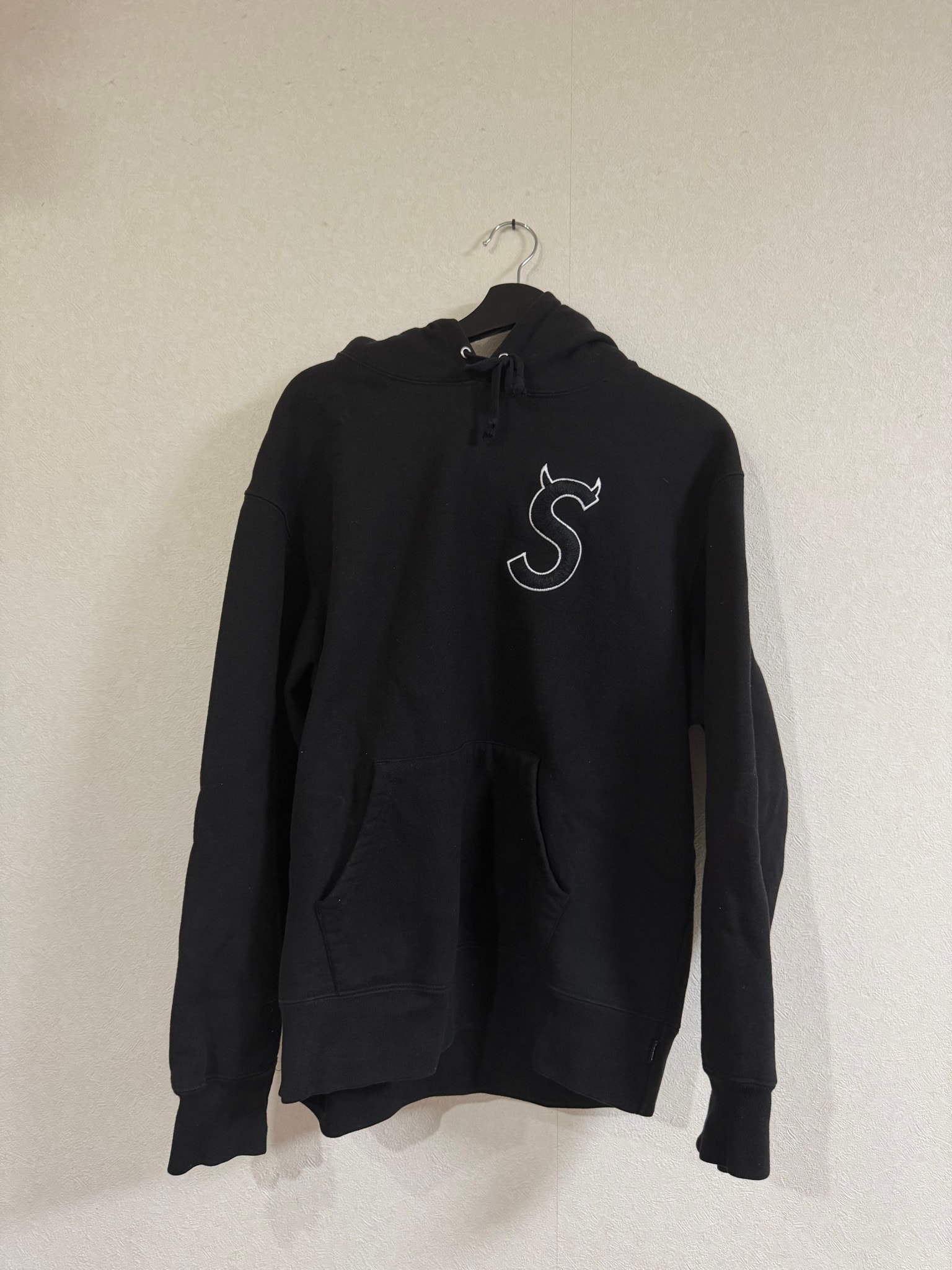 Supreme S Logo Hooded Sweatshirt "Black" (22FW)