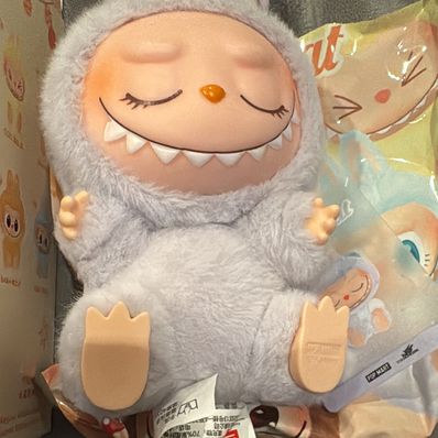 POP MART THE MONSTERS (LABUBU) Have a Seat Plush Series ZIZI