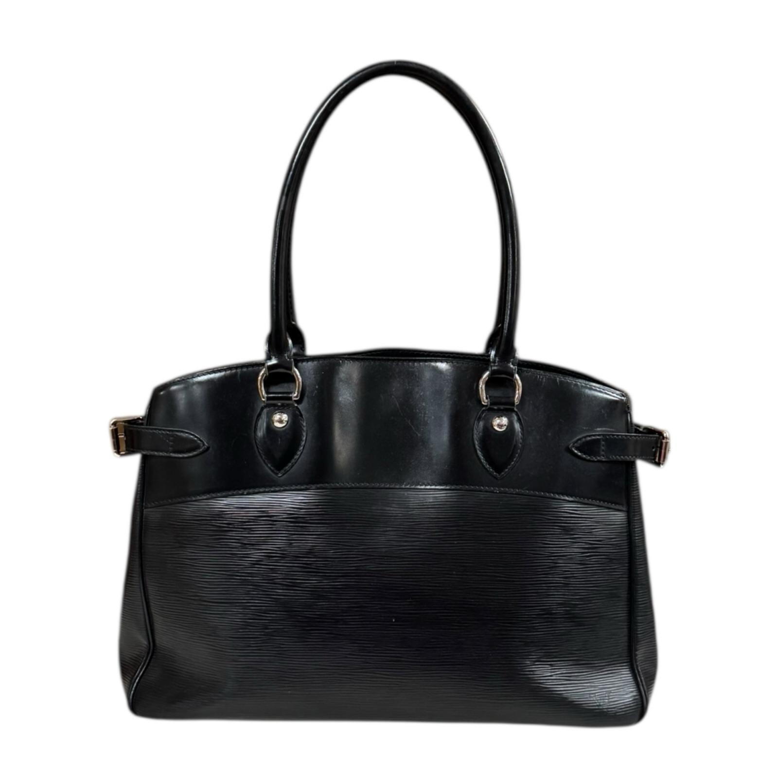 ルイヴィトン パッシィGM エピ ショルダーバッグ エピレザー M59252 ブラック レディース LOUIS VUITTON  中古