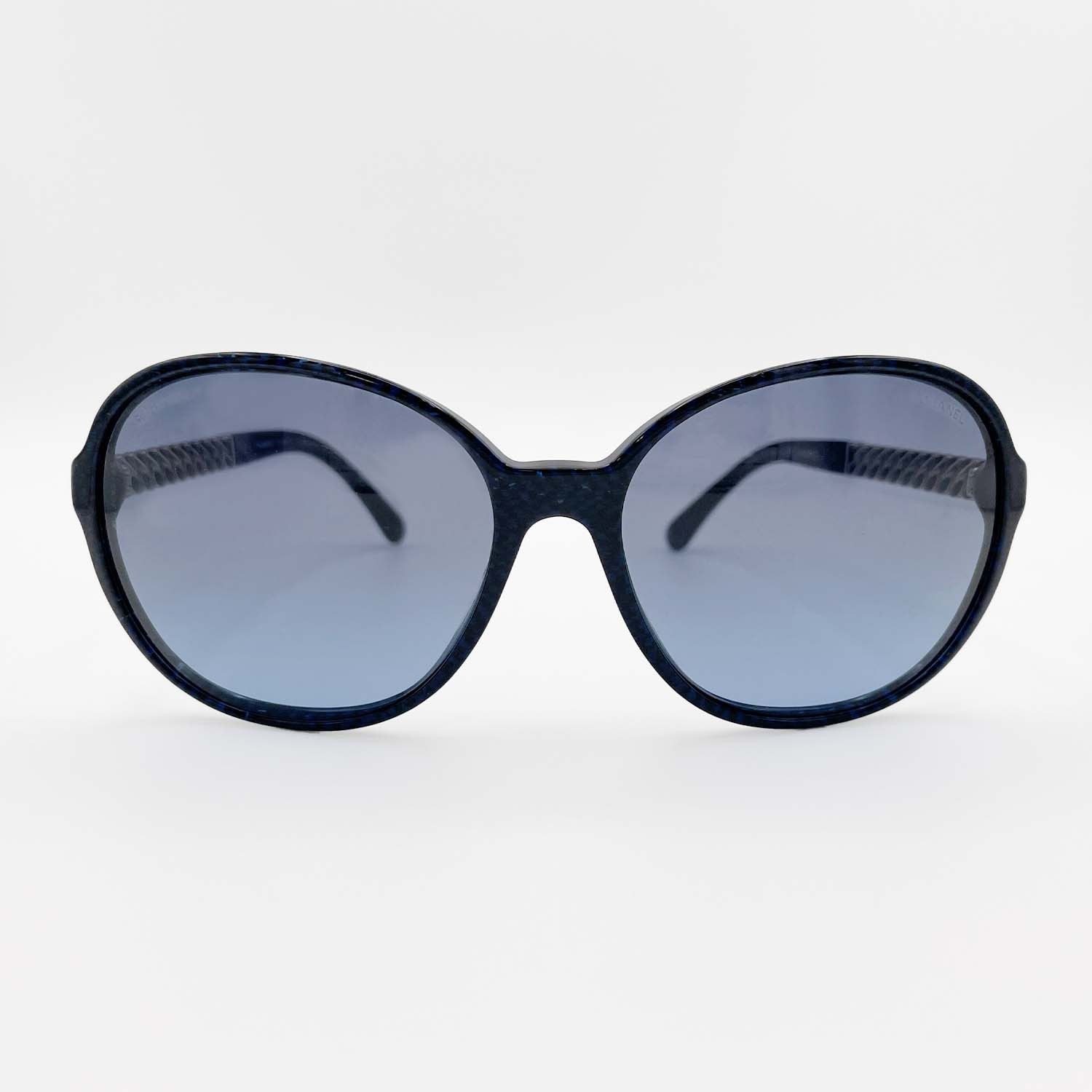 CHANEL シャネル 5304 チェーン サングラス
アイウェア オーバーサイズ プラスチック メタル ブルー ユニセックス
【中古】