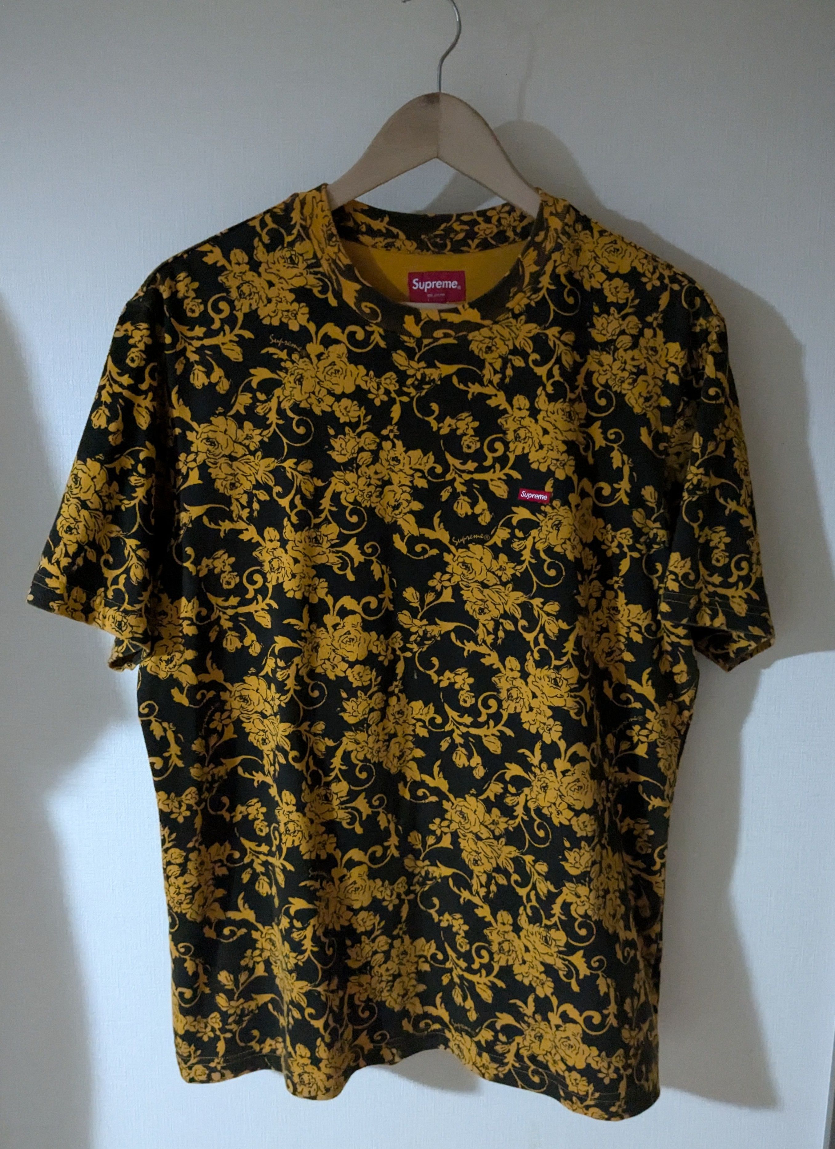 Supreme Small Box Tee 1 "Black Floral"(20SS)