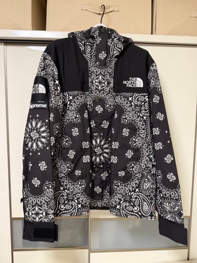 Supreme The North Face Bandana Mountain Parka "Black"