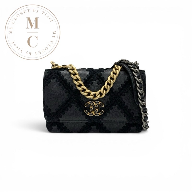 シャネル CHANEL バッグ ショルダーバッグ ブラック ゴールド シルバー シャネル19 ココマーク クロシェ チェーンウォレット
