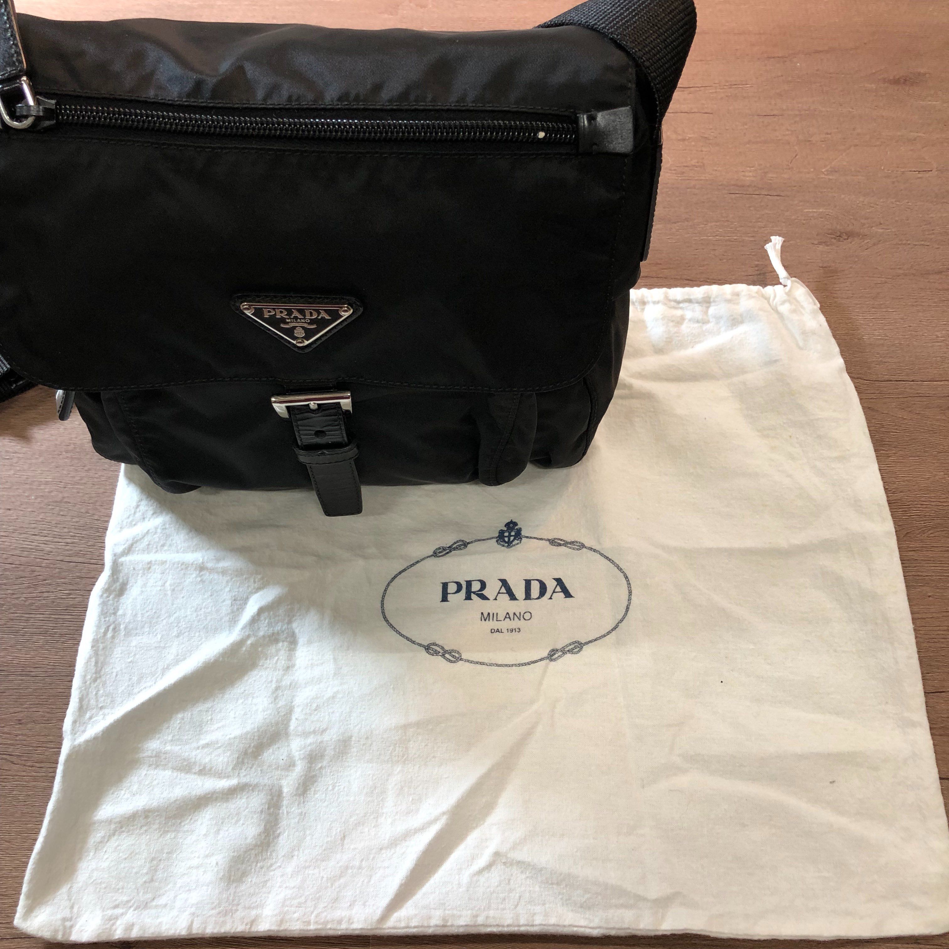 PRADA ナイロン ショルダーバッグ