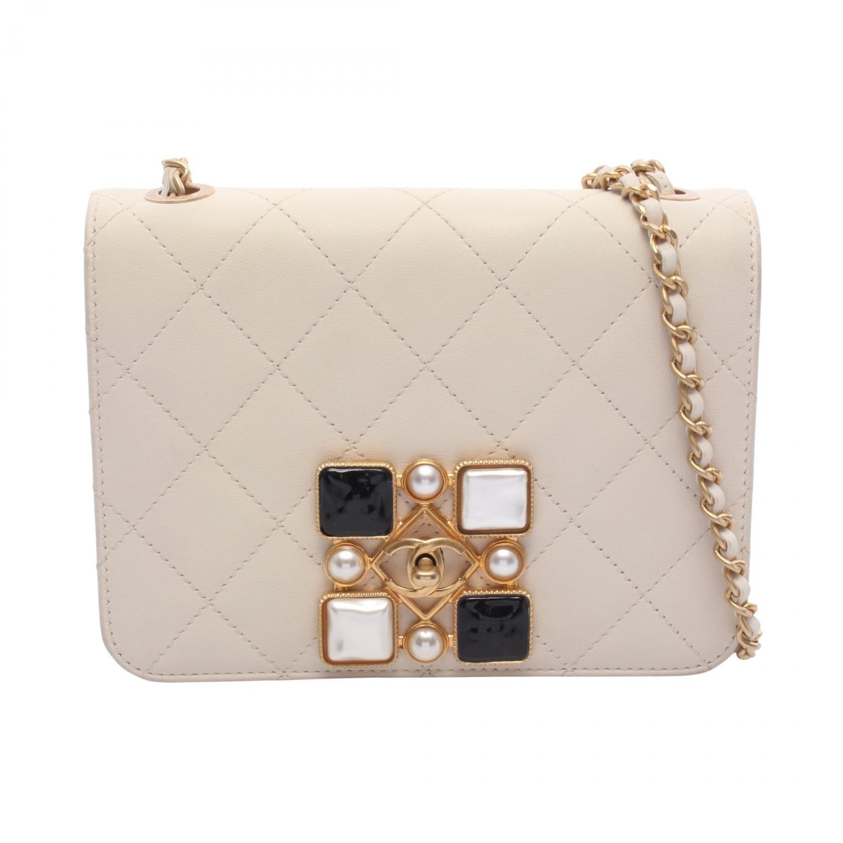 シャネル CHANEL グリポア マトラッセ フルフラップ ショルダーバッグ バッグ レザー レディース ホワイト系 【中古】