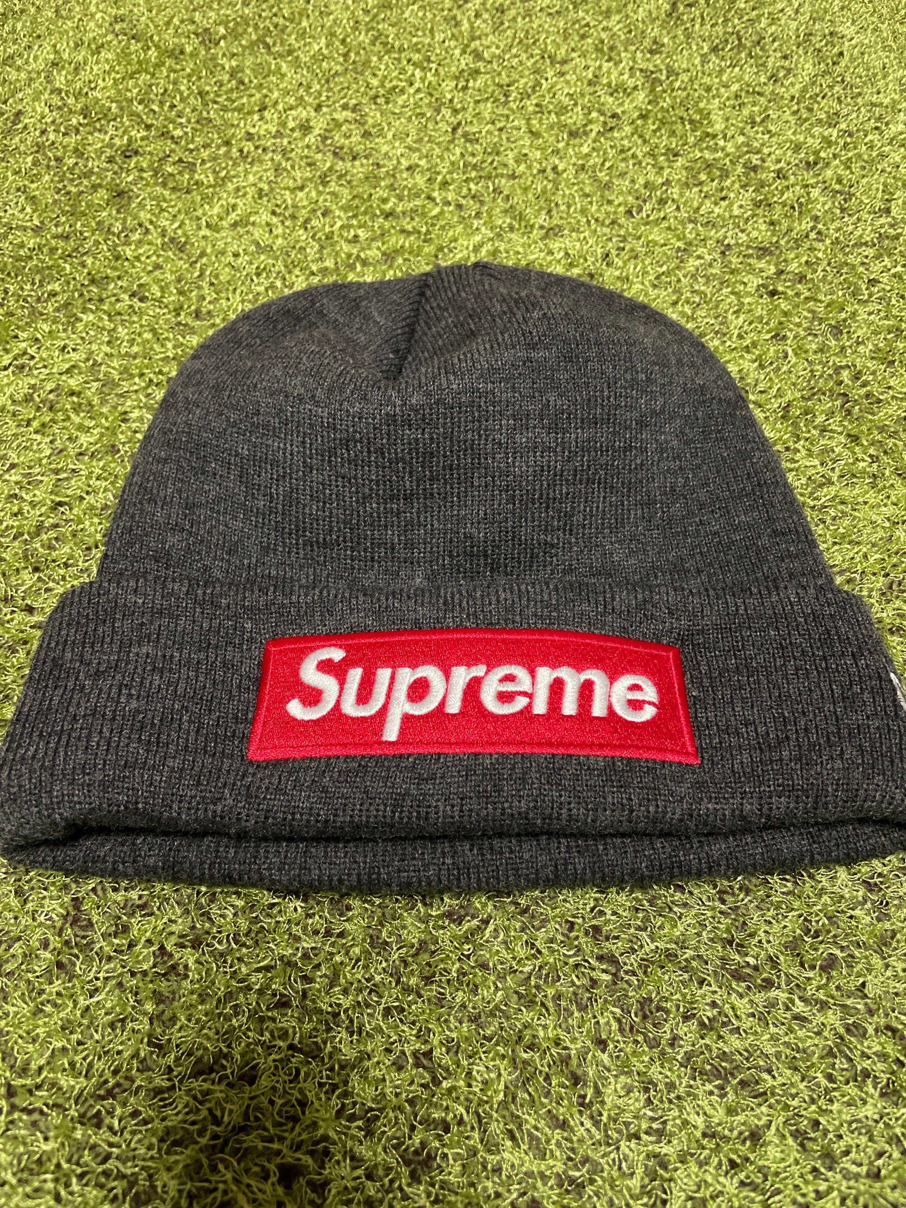 Supreme New Era® Box Logo Beanie "Charcoal" (21FW)
