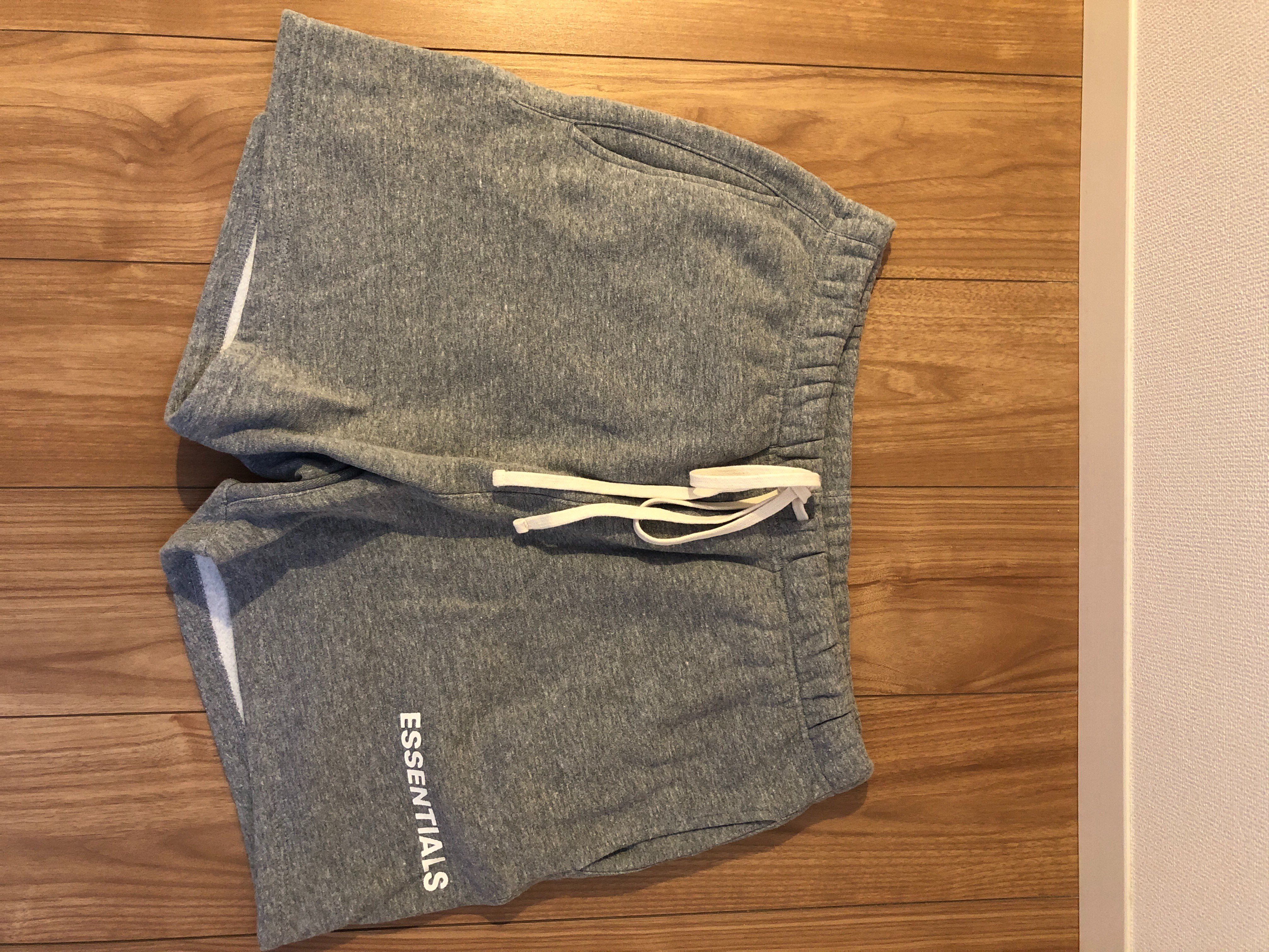 FEAR OF GOD Essentials Graphic Sweat Shorts "Grey"