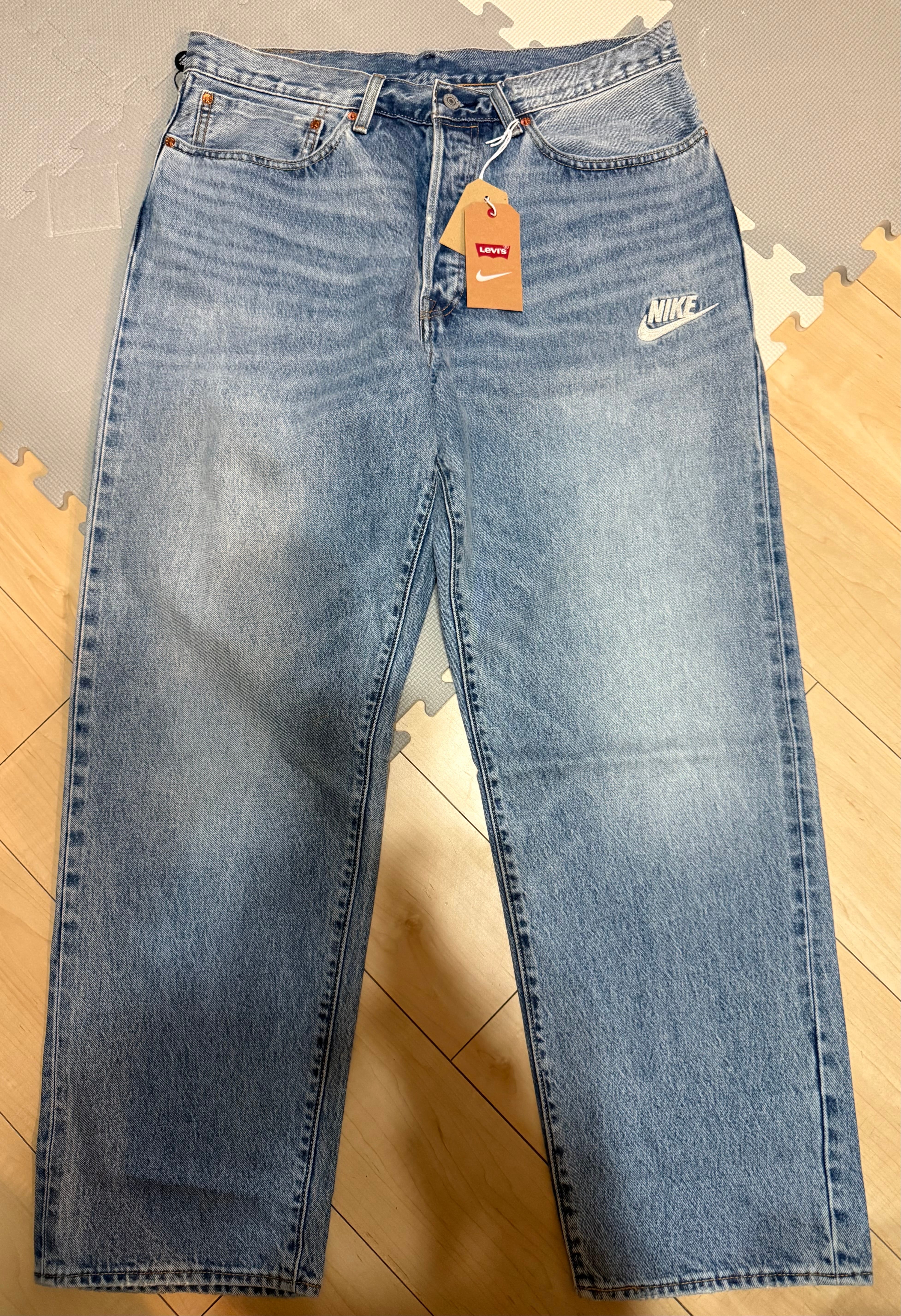 LEVI'S x Nike Baggy Jean "Light Indigo"