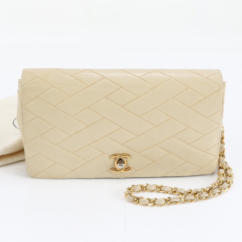 シャネル ラムスキン チェーン ベージュショルダーバッグ レザー