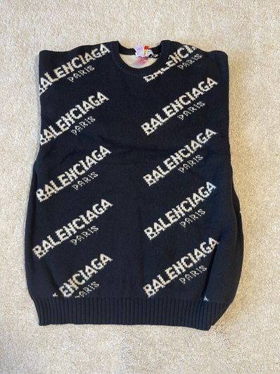 バレンシアガ ロゴセーター