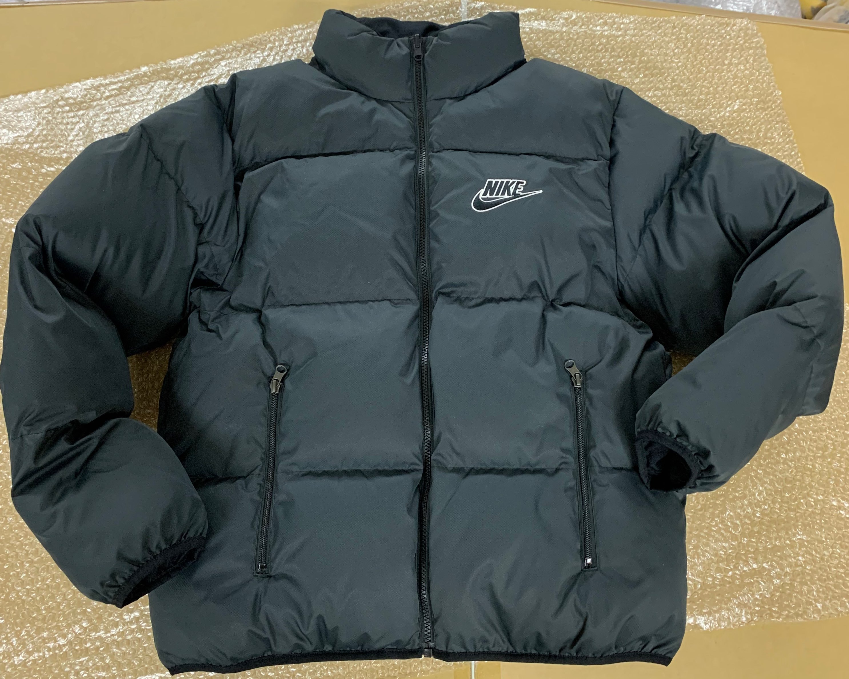 Supreme / Nike® Reversible Puffy Jacket "Black"