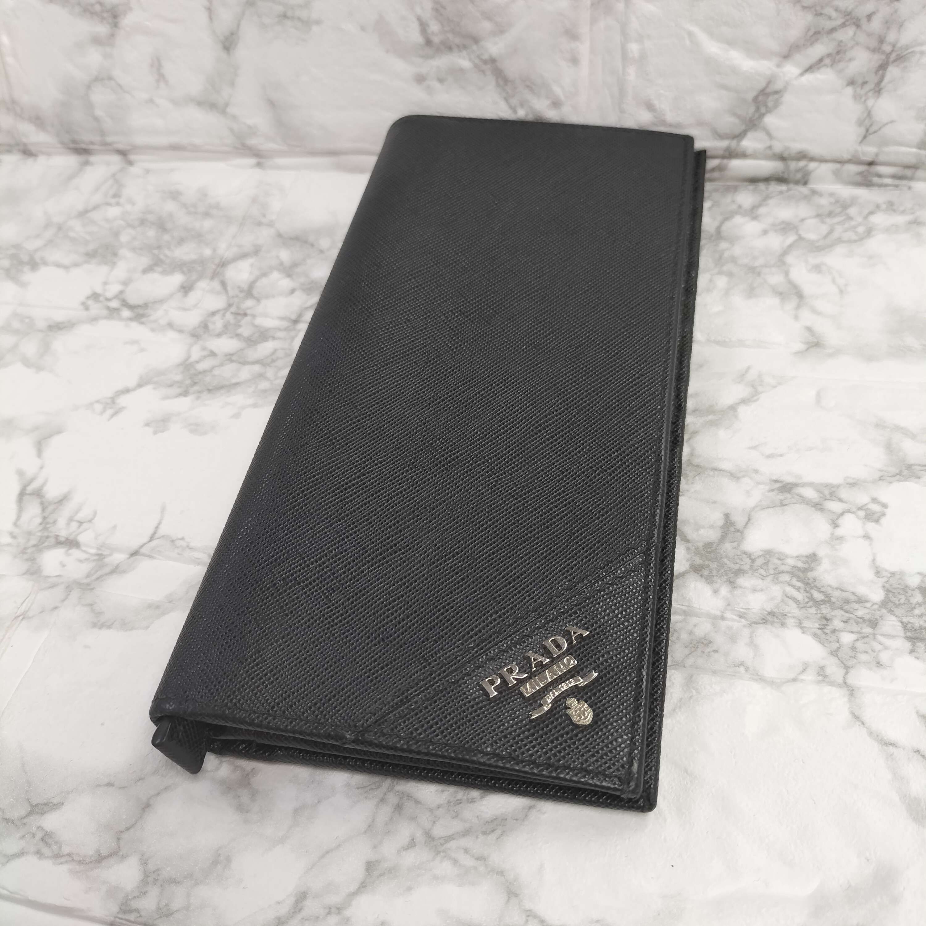 PRADA サフィアーノメタル レザー 長財布 メンズ 2MV836