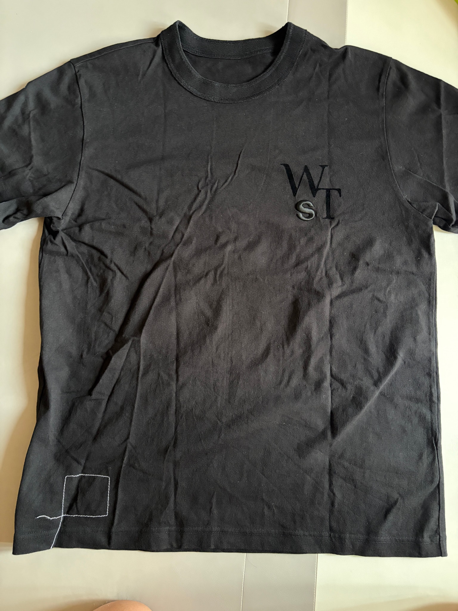 WTAPS x sacai Flock Print T-Shirt / SS / Cotton "Black" 2423234D-CSM03S / 25-0927S