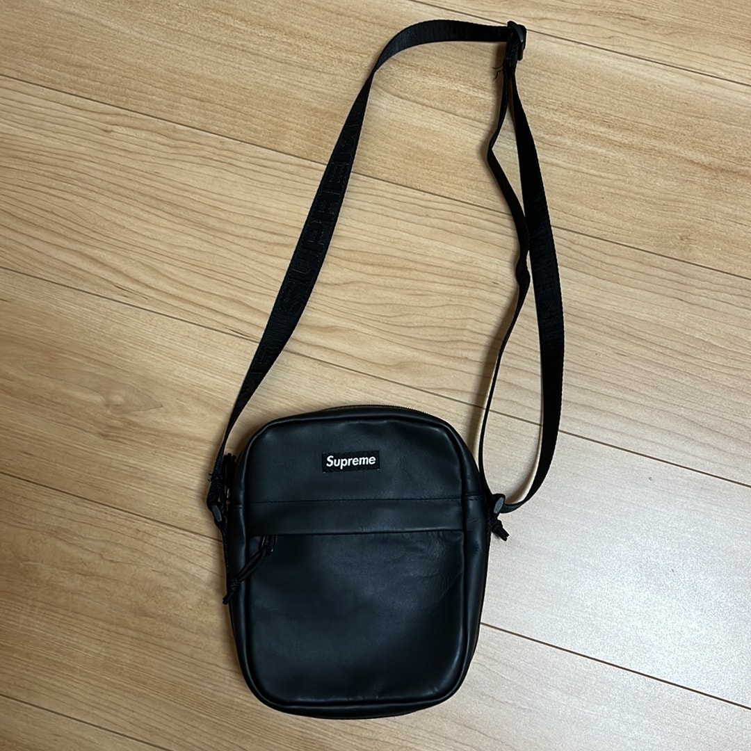 Supreme Leather Shoulder Bag "Black" (23FW)