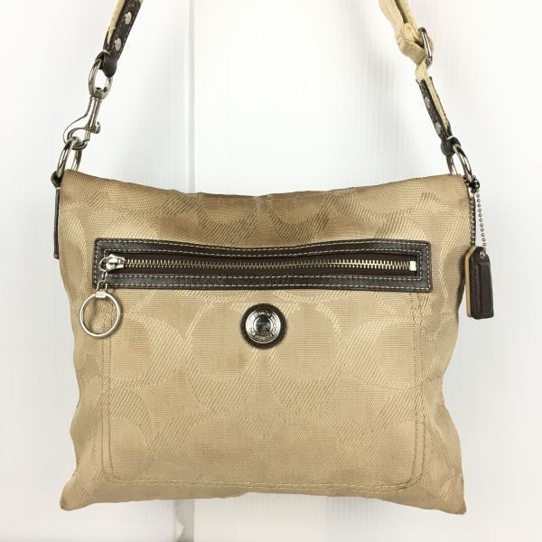 COACH/コーチ ショルダーバッグ ベージュ/薄茶 ポケット5か所 管NO.TB5-69