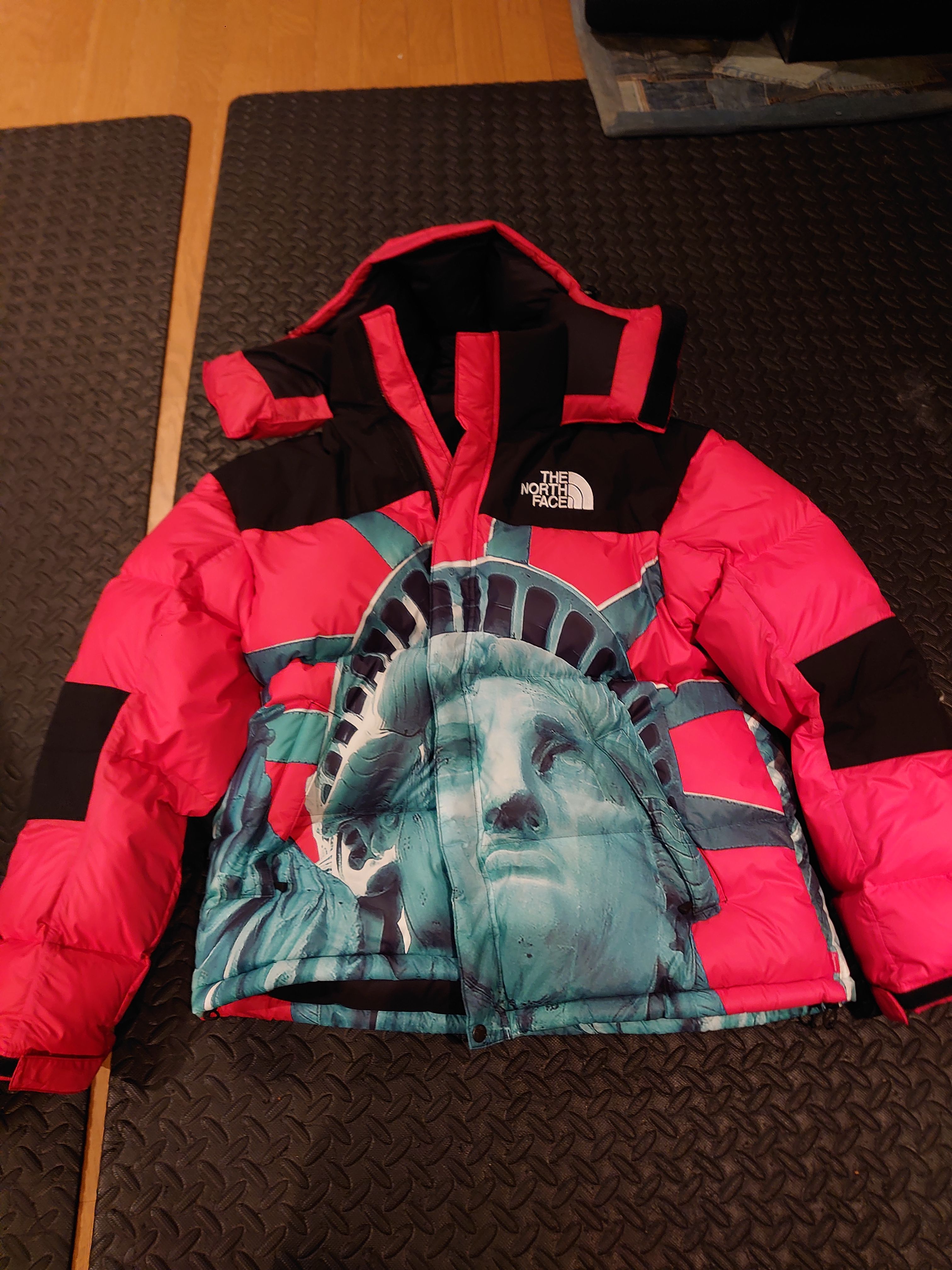 Supreme x The North Face Statue of Liberty Baltoro Jacket "Red"
