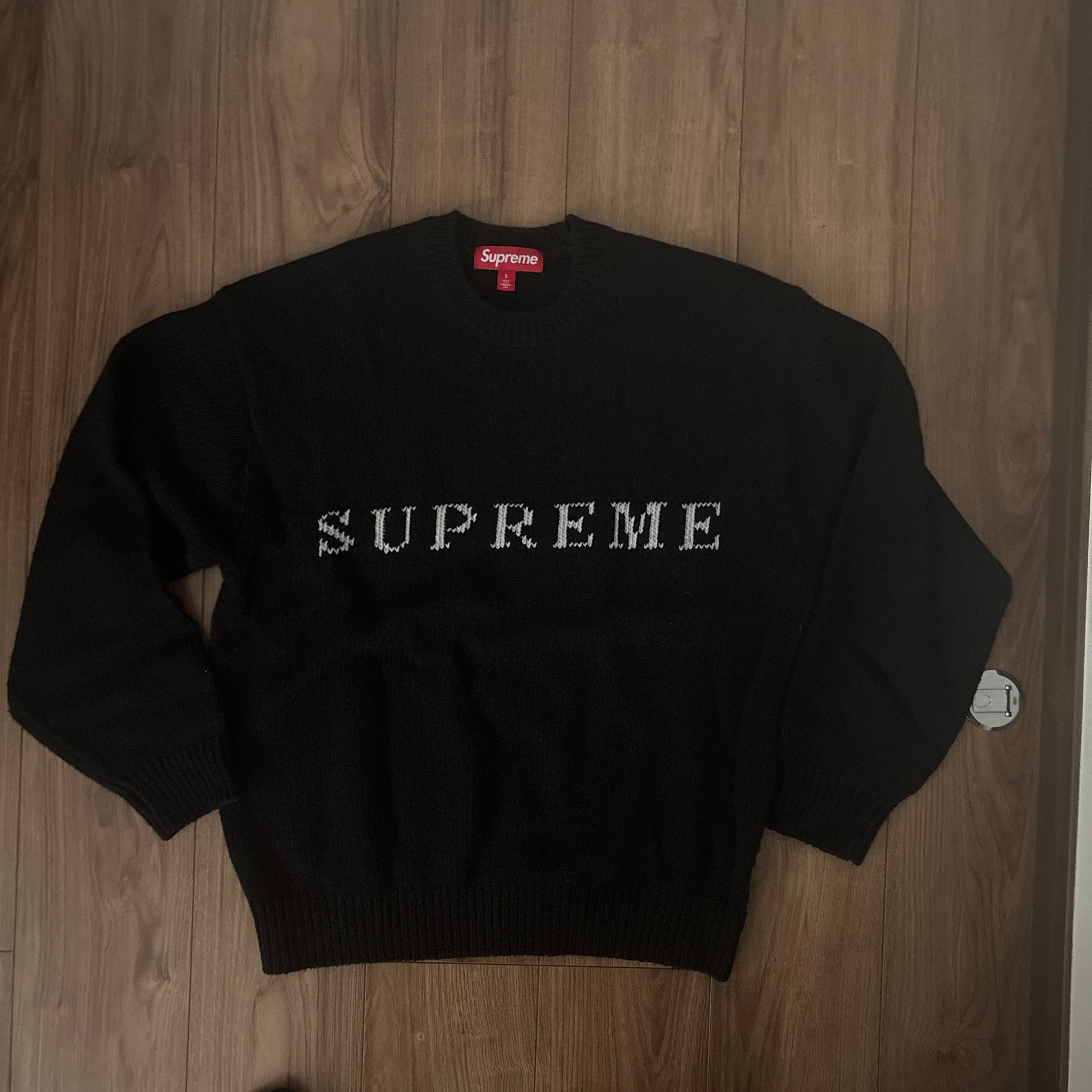Supreme Contrast Logo Sweater "Black"
