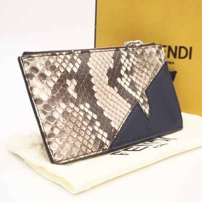 美品 FENDI フェンディ レザー パイソン バグズアイ フラグメントケース 7M0227 コインケース ベージュ ネイビー カーフレザー パイソン レディース