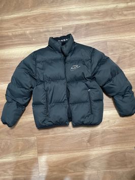 Supreme Nike Reversible Puffy Jacket Black を買うならスニーカーダンク Supreme Nike Reversible Puffy Jacket Black を買うならスニーカーダンク