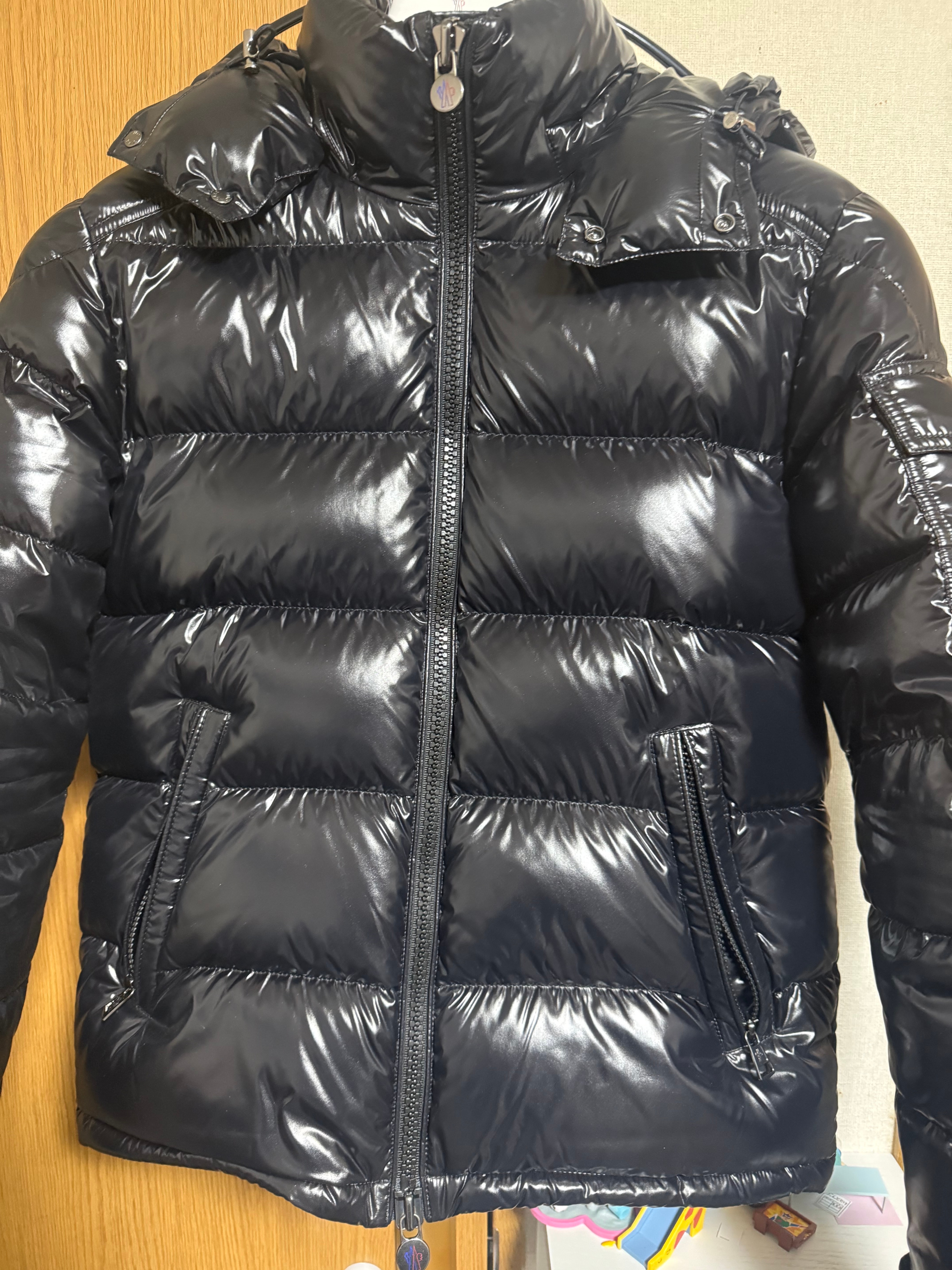 モンクレール マヤ ショート ダウン ジャケット "ブラック"