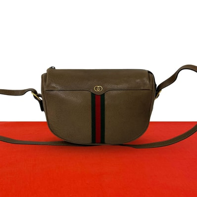 GUCCI グッチ シェリーライン GG ロゴ 金具 レザー ショルダーバッグ ブラウン
256-8