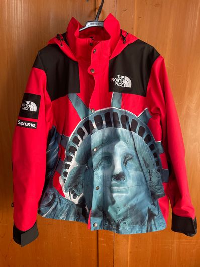 Supreme x The North Face Statue of Liberty Mountain Jacket "Red"
