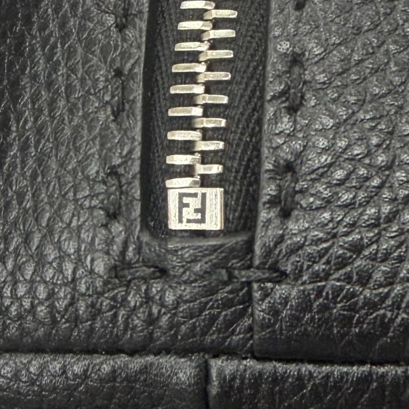A (未使用に近い)】極美品 フェンディ クラッチバッグ 7N0149 セレリア