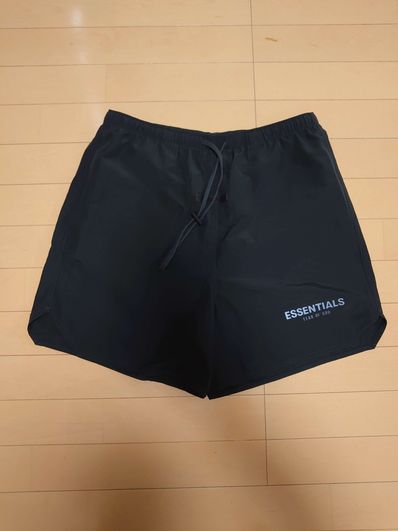 FEAR OF GOD ESSENTIALS Volley Short "Black/Stretch Limo"