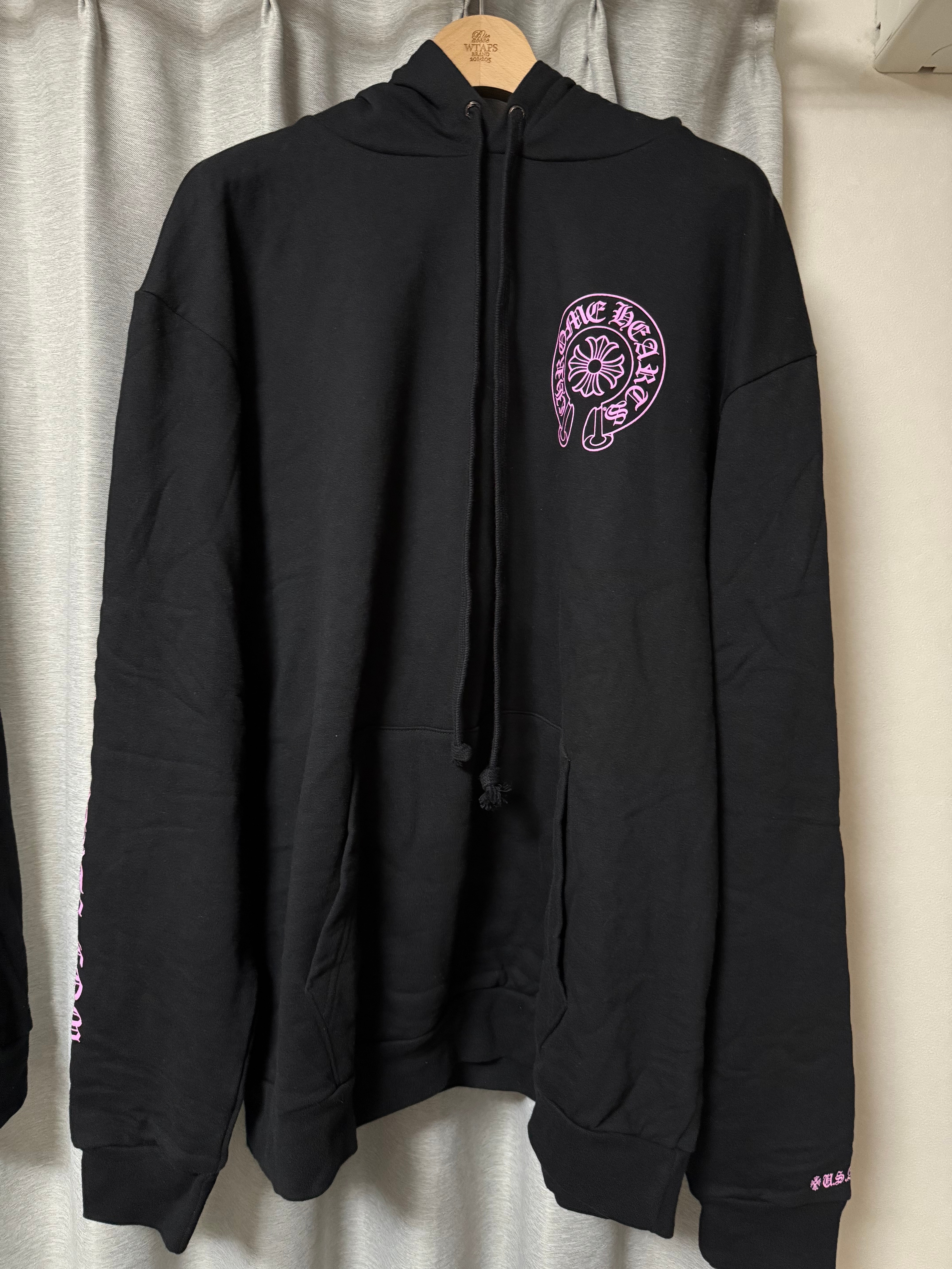 Chrome Hearts Back Horse Shoe Logo Glitter Print Hoodie Online Exclusive "Black/Pink"