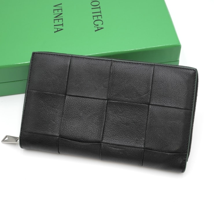 BOTTEGA VENETA(ボッテガ・ヴェネタ)マキシイントレチャート カセット ジップアラウンドウォレット 長財布 ブラック レザー グリーン シルバー金具 レディース【中古】