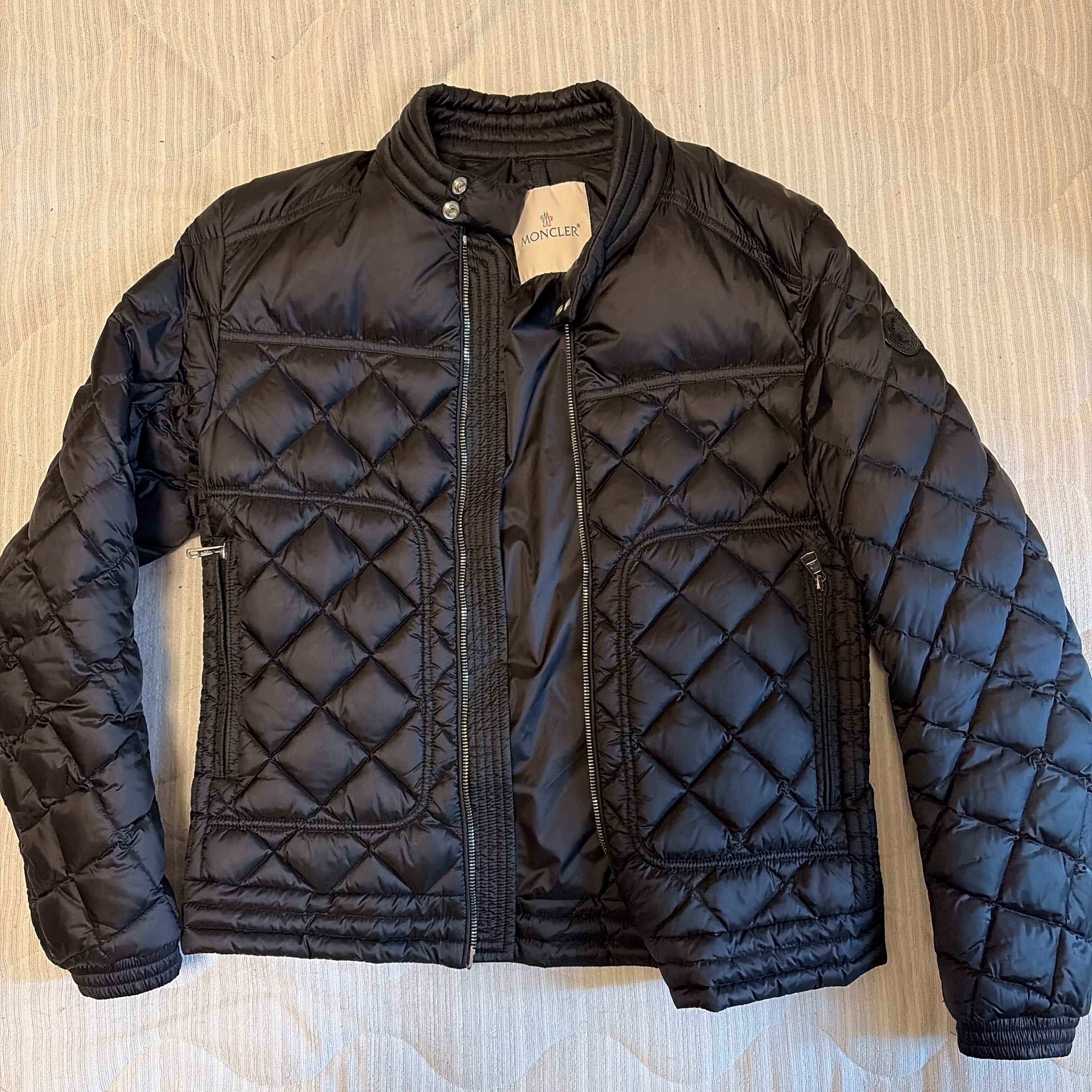 MONCLER GEMOT モンクレール　ジェモット　ダウンジャケット