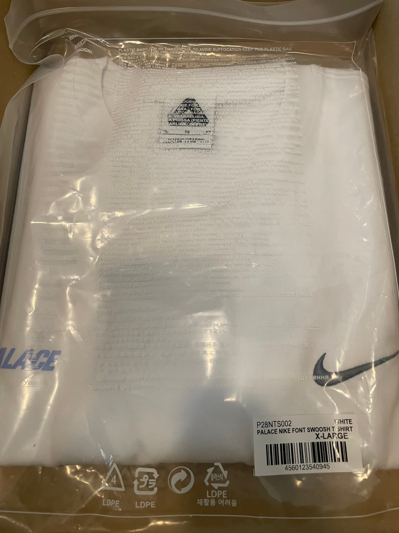 PALACE x Nike Font Swoosh T Shirt "White"