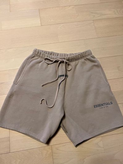 FEAR OF GOD ESSENTIALS Fleece Shorts "Tan"
