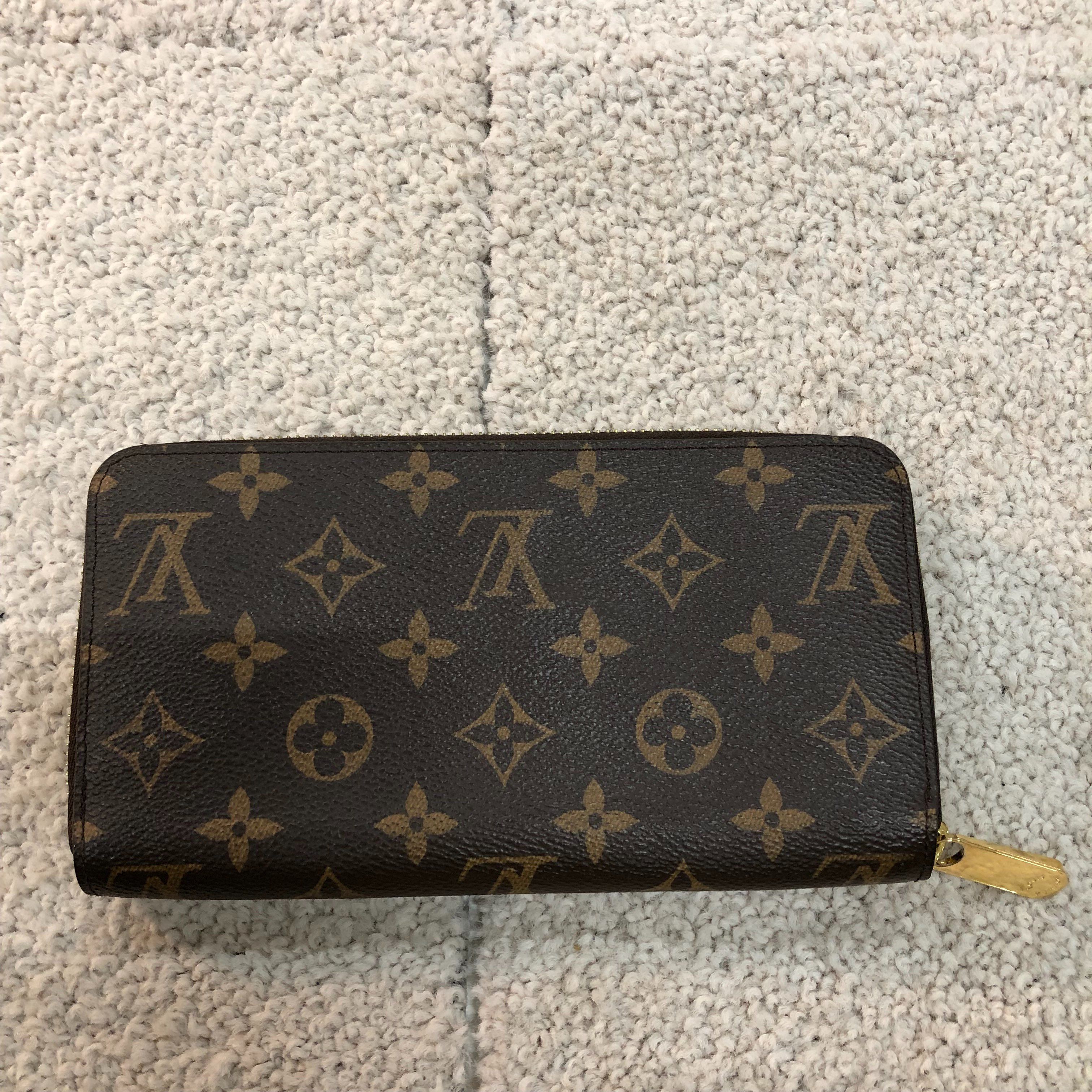 Louis Vuitton Zippy Wallet Monogram "Fuchsia"