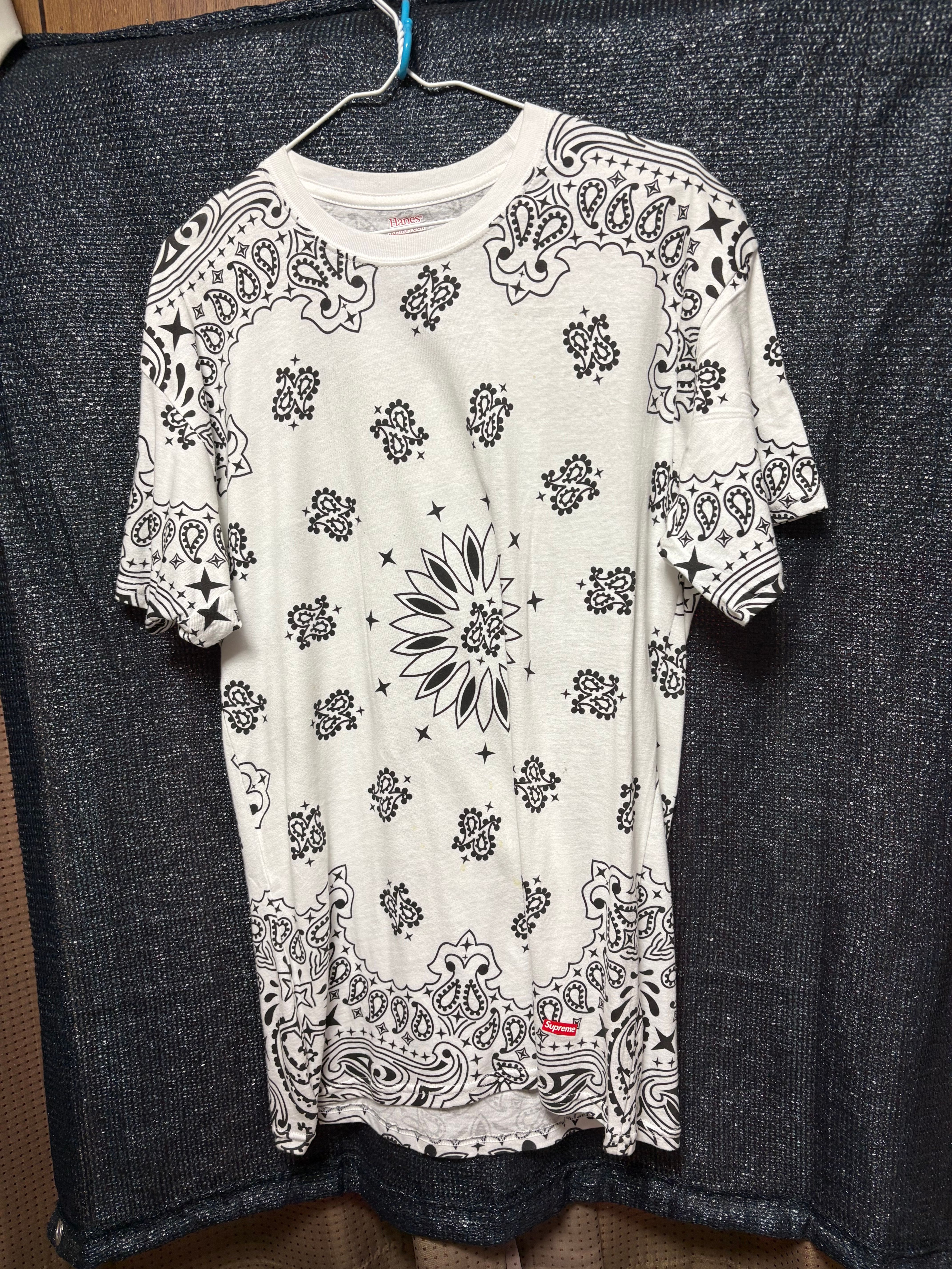Supreme / Hanes Bandana Tagless Tees (2 Pack) "White"