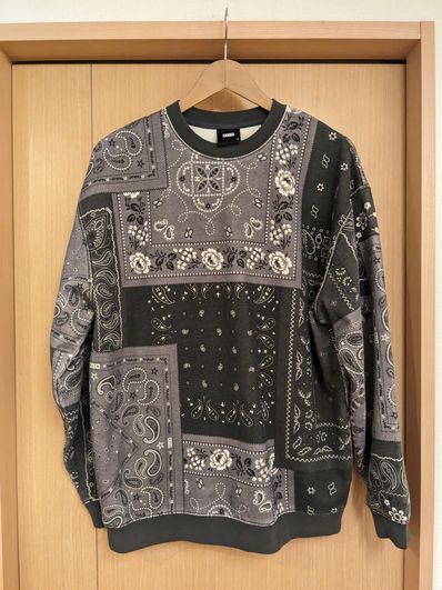 Kith Deconstructed Bandana Crewneck "Black"