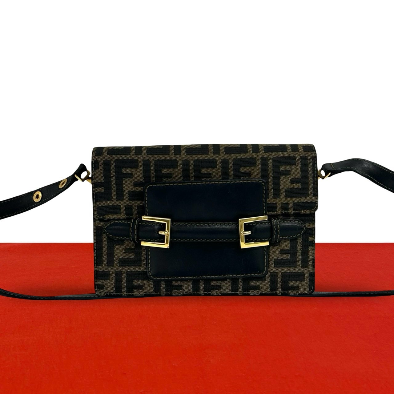 FENDI フェンディ ズッカ FF 柄 キャンバス レザー ショルダーバッグ ブラウン
201-8